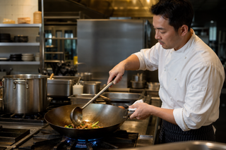 Why Professional Chefs Choose Carbon Steel Over Stainless